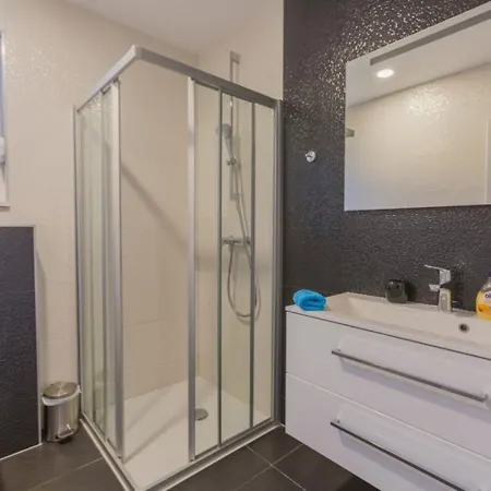 Luxury - Heated Pool, Sauna And Gym