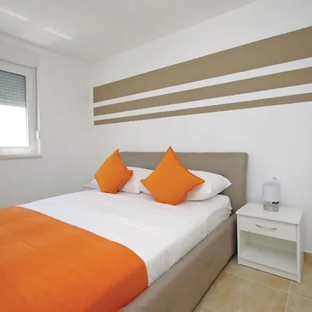 Luxury - Heated Pool, Sauna And Gym Makarska