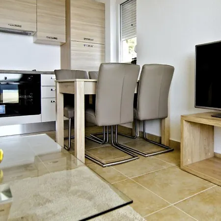Luxury - Heated Pool, Sauna And Gym *