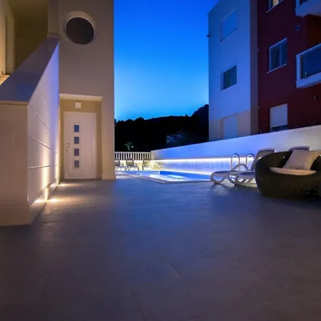 Luxury - Heated Pool, Sauna And Gym