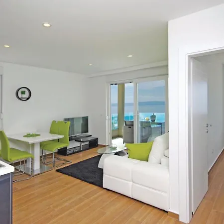 Luxury - Heated Pool, Sauna And Gym Apartment