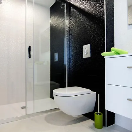 Apartment Luxury - Heated Pool, Sauna And Gym