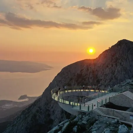 Luxury - Heated Pool, Sauna And Gym Makarska